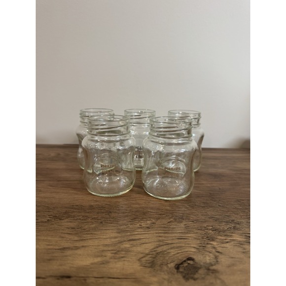 Philips Avent Other - Philips Avent 4 oz Glass bottles Only